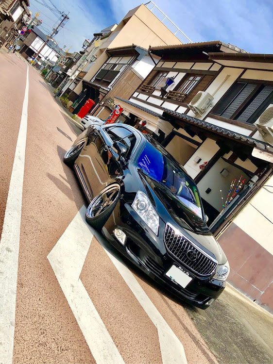 クラウンマジェスタの車高調整・DIYに関するカスタム事例の投稿画像1枚目