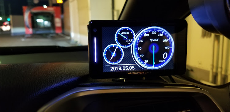 フィットの連休明け・アンダーLED・ステッカー貼り・レーダー探知機取付・DIYに関するカスタム事例の投稿画像3枚目