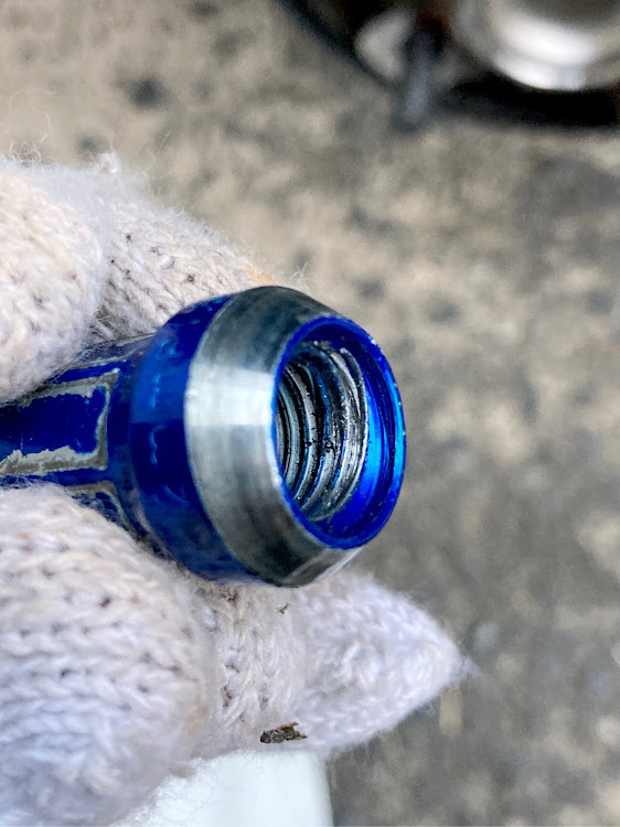 ミライースのDIY・ネジ山🔩が…・プチ改・ボルト16本🔩打ち替え・やってしまった…に関するカスタム事例の投稿画像2枚目