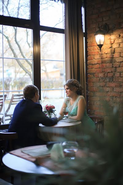 Fotógrafo de casamento Aleksandr Komkov (newgreen). Foto de 3 de janeiro 2019