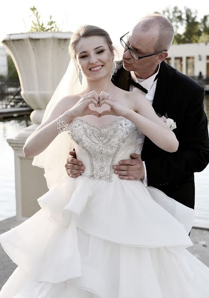 Fotografo di matrimoni Darek Majewski (majew). Foto del 3 aprile 2019