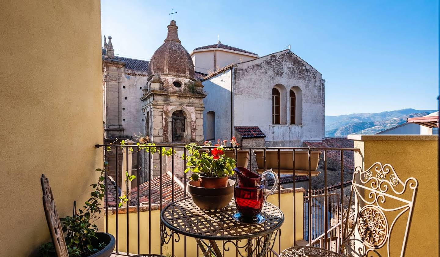 House with garden and terrace Castiglione di Sicilia