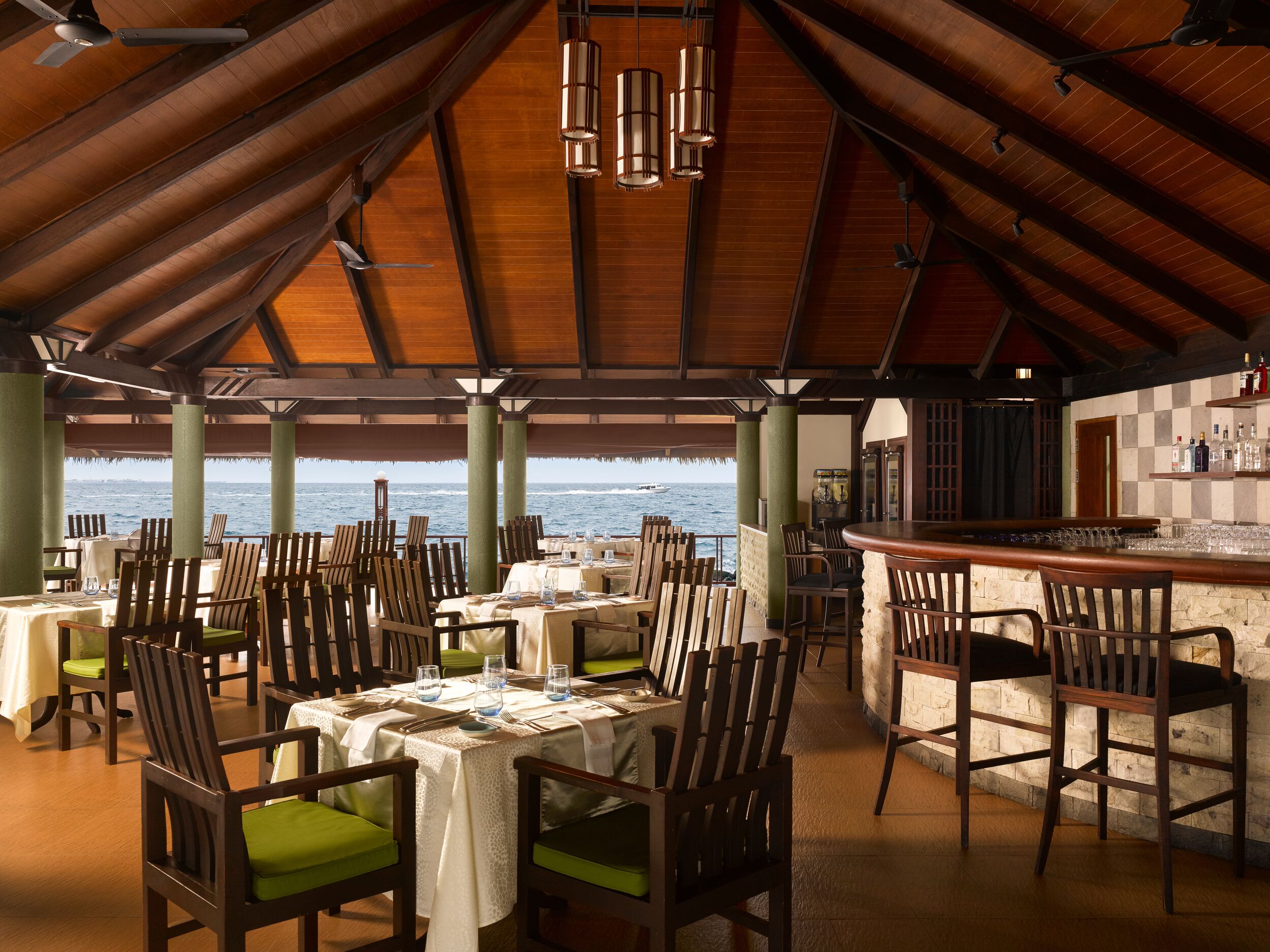 Villa-Nautica-Italian-Restaurant-Seating-Large.jpg