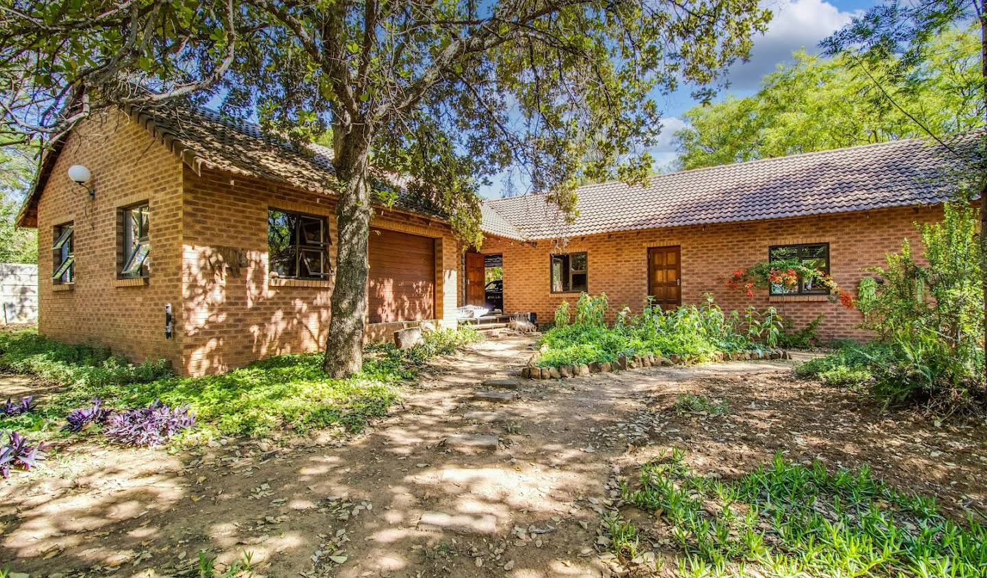 House with pool and garden Sandton