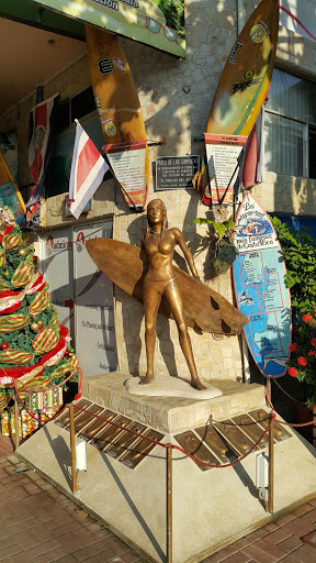 Sculpture of Surfing