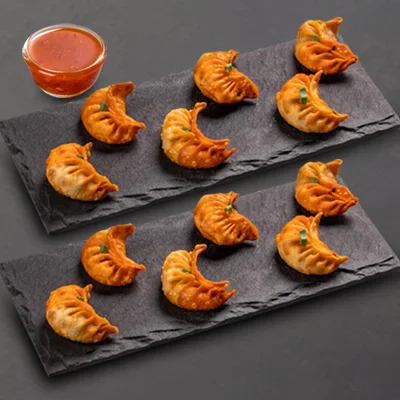 Fried Chicken Schezwan With Momo Chutney - 12 Pcs