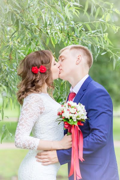 Fotógrafo de casamento Olya Vetrova (0lavetrova). Foto de 11 de outubro 2016