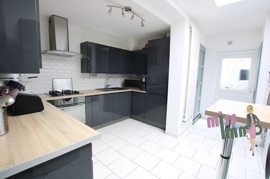 Vente maison 6 pièces 96 m² à Roubaix (59100), 126 500 €