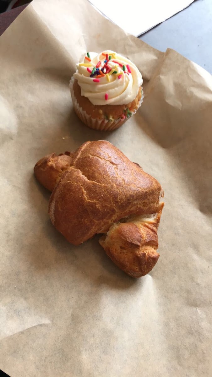 Gluten-Free Cupcakes at Rise Bakery