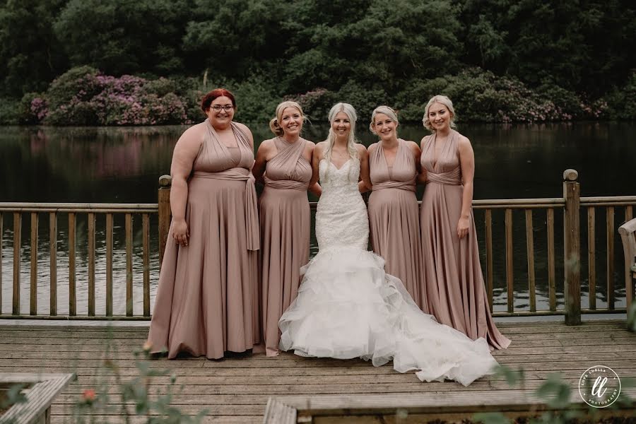 Fotografo di matrimoni Tash Louise Jones (loveluella). Foto del 1 luglio 2019