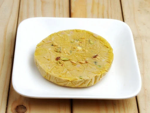 Kesar Pista Kulfi Slice