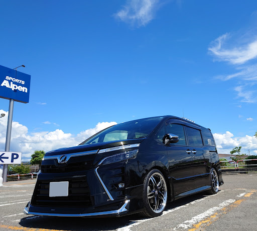 ヴォクシー Zrr80wの洗車 汗だく洗車 フロアマット洗浄 行きつけのガソリンスタンドでに関するカスタム メンテナンスの投稿画像 車 のカスタム情報はcartune