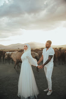 Fotografo di matrimoni Emre Güveri (dogawedding). Foto del 1 ottobre 2021