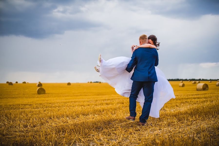 Svatební fotograf Andrea Klečková (malinnphoto). Fotografie z 8.dubna 2019