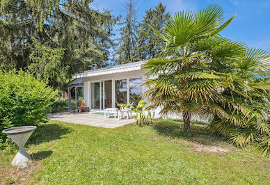 House with garden and terrace 2