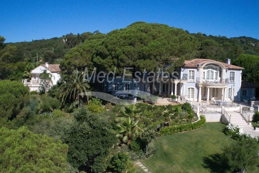 Vente propriété 10 pièces 863 m² à Grimaud (83310), 14 600 000 €