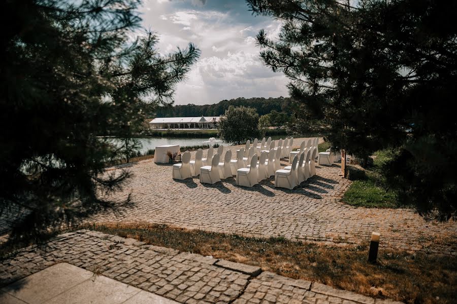 Fotografo di matrimoni Andreea Ionita (deeafotostudio). Foto del 5 ottobre 2020