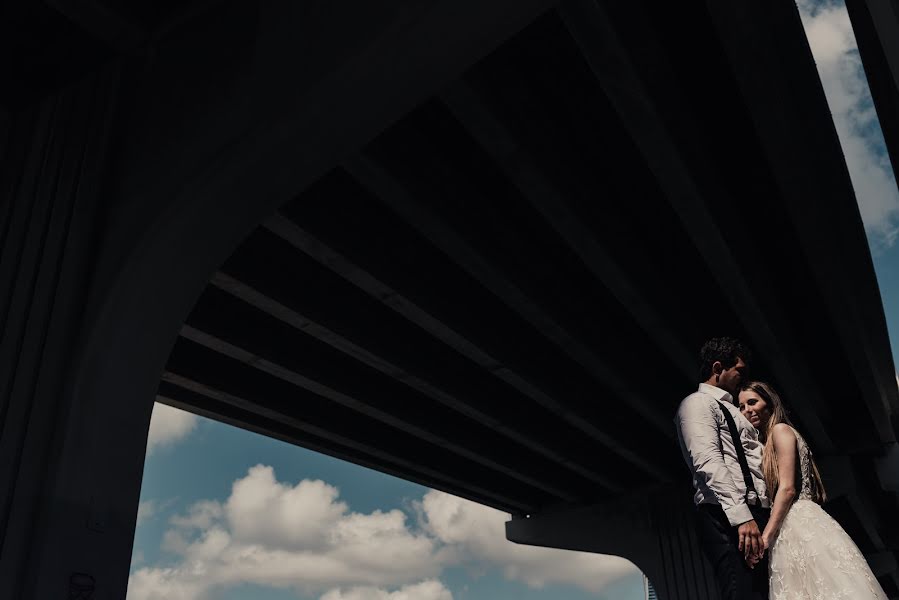 Wedding photographer Víctor Martí (victormarti). Photo of 3 September 2018