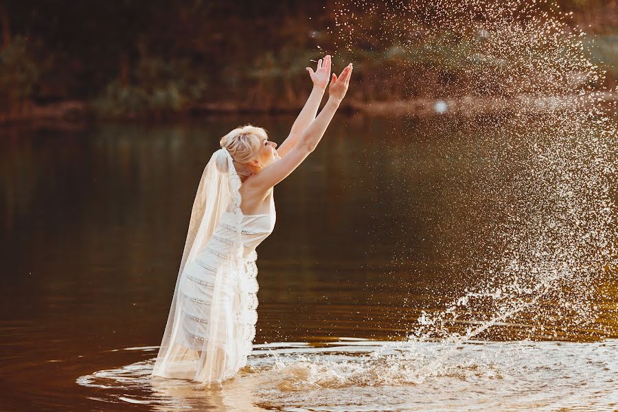 Wedding photographer Nazar Roschuk (nazarroshchuk). Photo of 16 January 2015