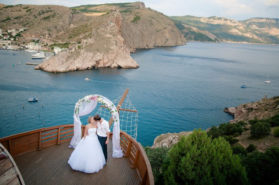 Fotógrafo de casamento Natalya Palenichka (palenichka). Foto de 11 de janeiro 2014