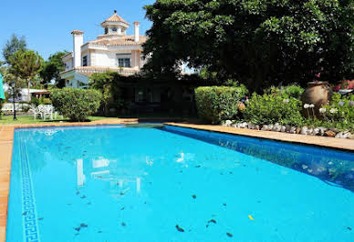 Villa with pool 1