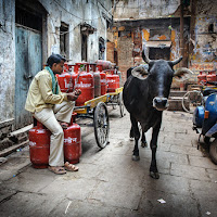 Per le strade di Varanasi... di 