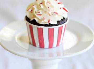 Peppermint Hot Cocoa Cupcakes