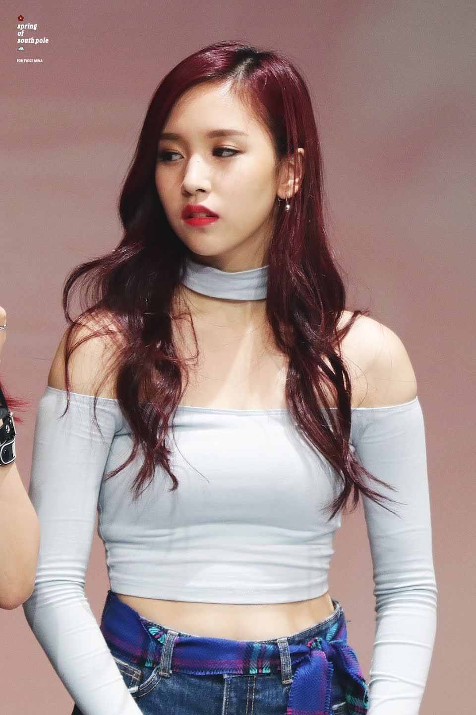 10+ Times TWICE's Mina Was A Sexy Shoulder-Line Queen In The Prettiest  Off-Shouldered Outfits - Koreaboo