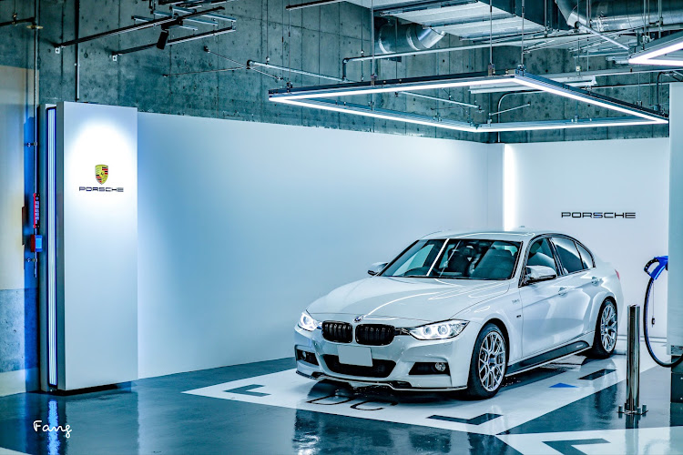 3シリーズ セダンのBMW・3シリーズコラボ・斜め45度の美学♣️・東京夜景・discover＿ctに関するカスタム事例の投稿画像1枚目