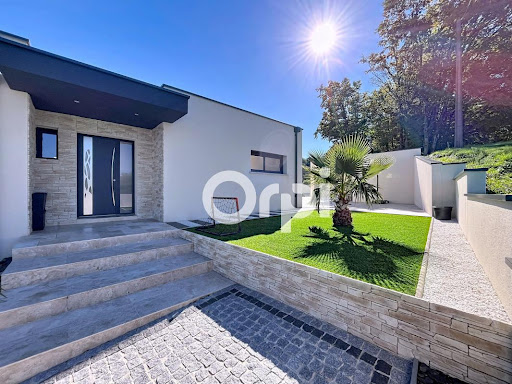 Villa avec piscine et terrasse 4