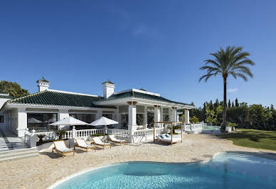 Villa avec piscine et jardin 2