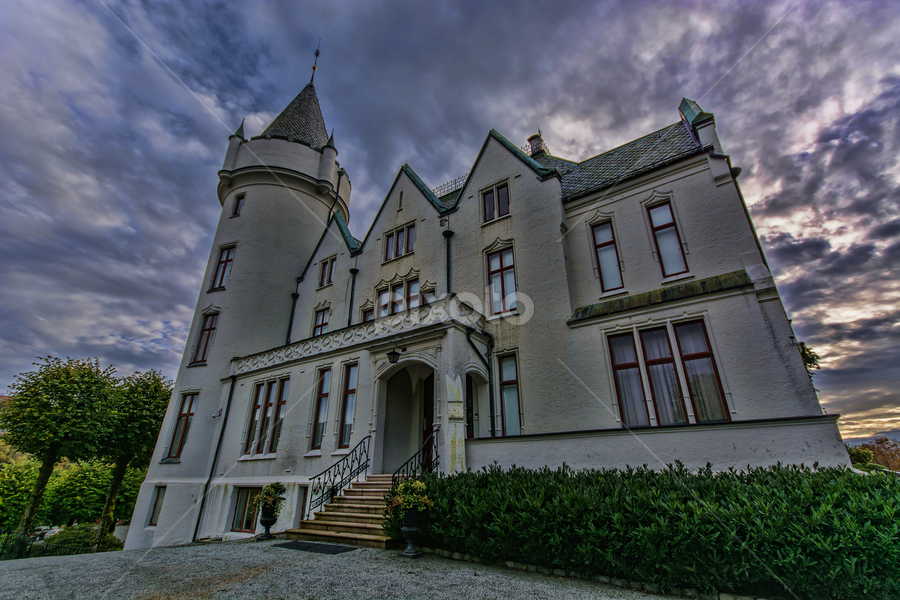 Gamlehaugen, Bergen by Knut Saglien - Buildings & Architecture Public & Historical ( castle, norway, royal castle, bergen )