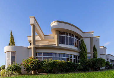 Maison avec piscine et jardin 3