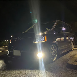 ヴォクシー ZRR70W