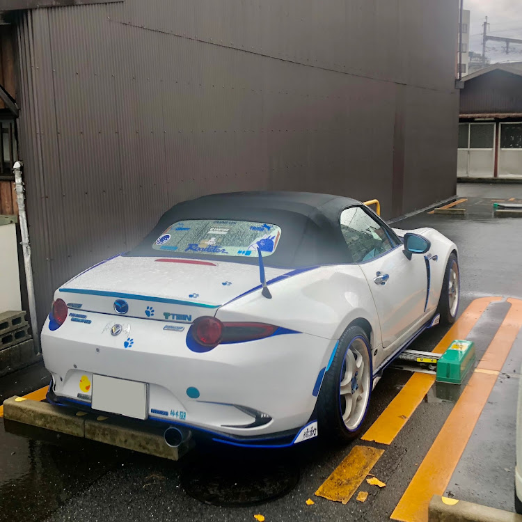ロードスターの駐車場にて！・医療従事者にエールを❗️・two-kに関するカスタム事例の投稿画像6枚目