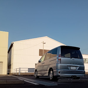 ヴォクシー AZR60G