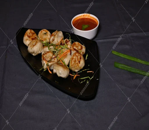 Pan Fried Mutton Momos [12 Pieces]