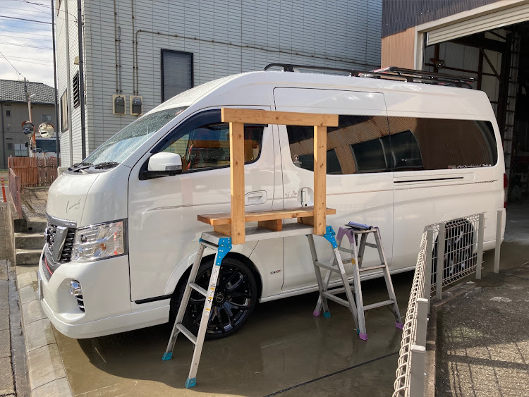 NV350キャラバンの🚐💨全オフ・ロス❗️もう一週間💦・🙍‍♂️あの人にも👨この人にも・・・・👬会って話がしたかったなぁ😌・🚐ルーフレール＆ラックが命綱・🚐高所の洗車は⛑️安全に‼️に関するカスタム事例の投稿画像3枚目