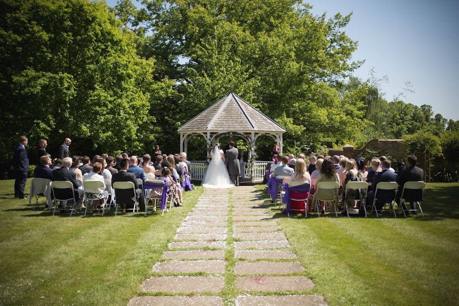 Fotografo di matrimoni Stephanie Hughes (stephaniehughes). Foto del 27 aprile 2023