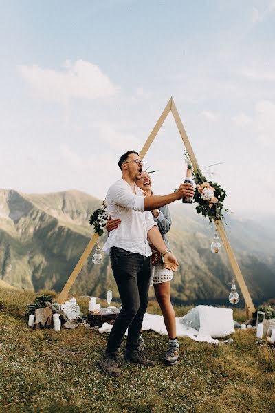 Fotografo di matrimoni Sorin And Patricia (sirbusorin). Foto del 19 aprile 2021