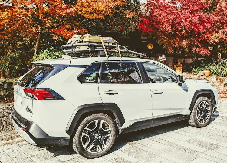 RAV4のrav4adventure・キャンプ仕様・キャンプ・アウトドア・紅葉に関するカスタム事例の投稿画像2枚目