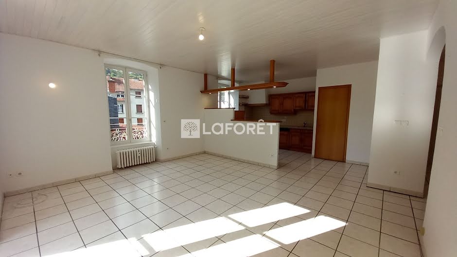 Location  appartement 4 pièces 81 m² à Saint-Flour (15100), 780 €