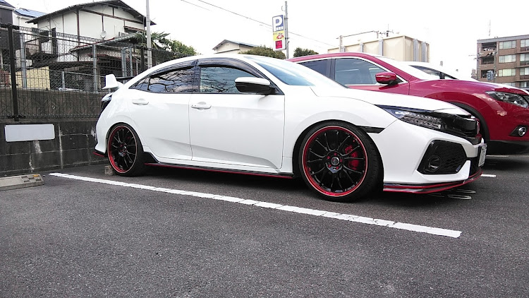 シビックの車高調整・福岡・知り合いの車屋に関するカスタム事例の投稿画像3枚目