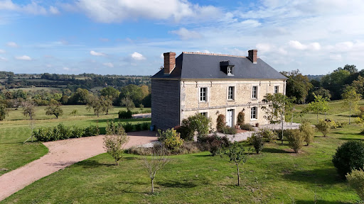 Maison de luxe à vendre à Livarot-Pays-d'Auge (14140) - Maison de campagne entourée de verdure