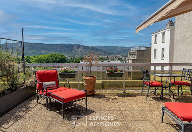 Apartment with terrace 13