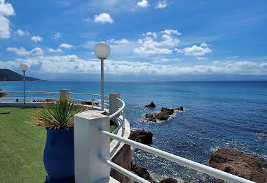 Propriété avec piscine en bord de mer 3