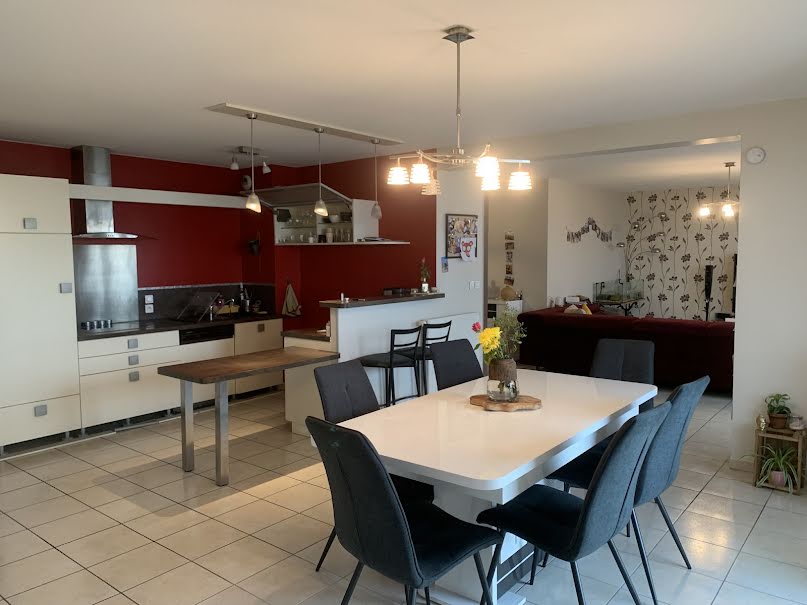 Location  appartement 4 pièces 118 m² à Brives-Charensac (43700), 930 €