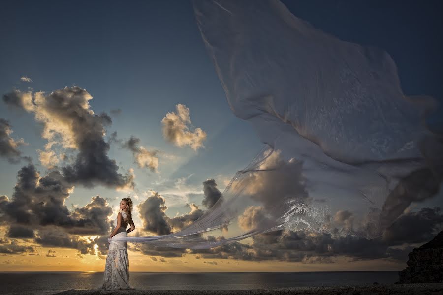 Fotógrafo de casamento Vasilis Loukatos (loukatos). Foto de 25 de outubro 2017