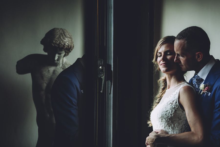 Wedding photographer Lara Albuixech (albuixech). Photo of 26 October 2017