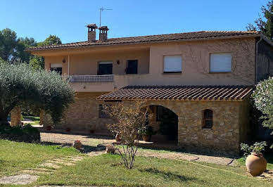 House with pool and terrace 3